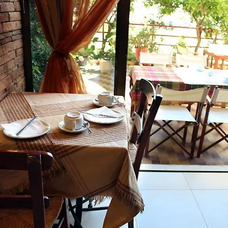 费洛克贞尼亚一室公寓酒店 Rhodes City