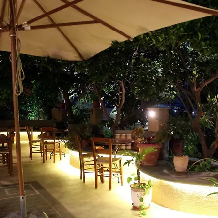 费洛克贞尼亚一室公寓酒店 3*