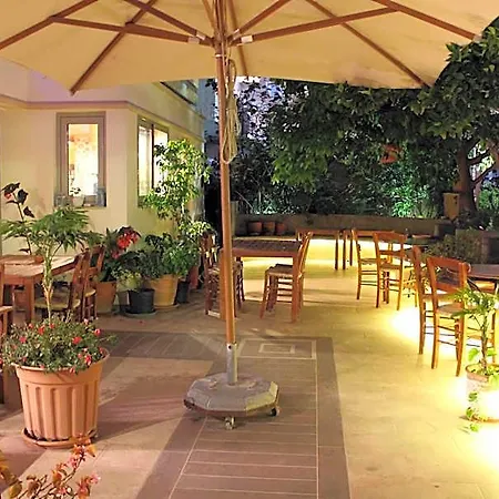 Aparthotel Philoxenia &