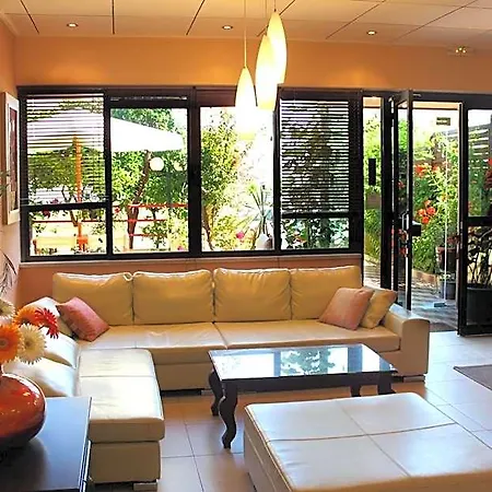 Philoxenia & Aparthotel
