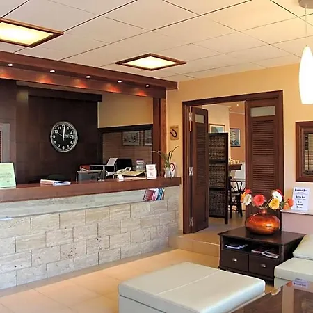 Aparthotel Philoxenia &