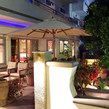 Aparthotel Philoxenia &