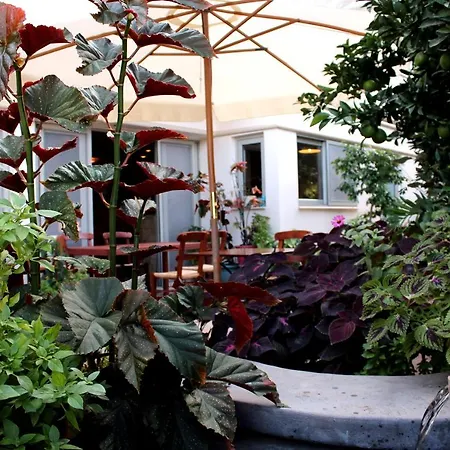 Philoxenia & Apart-hotel