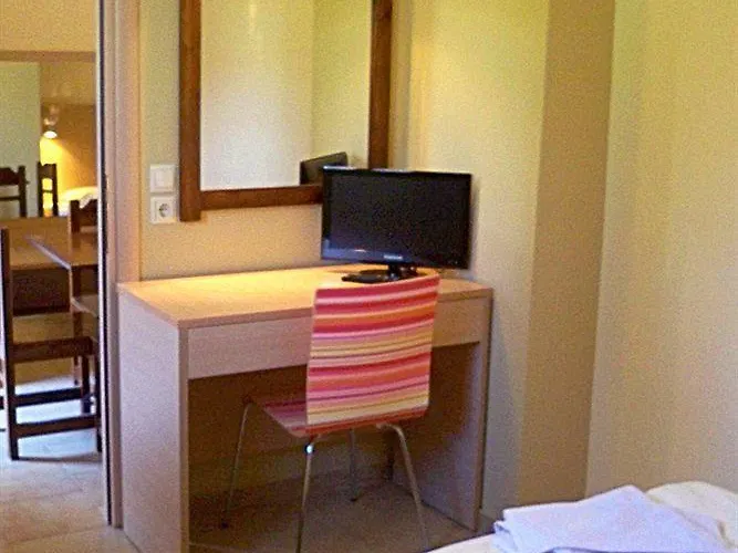 Aparthotel Philoxenia & 3*