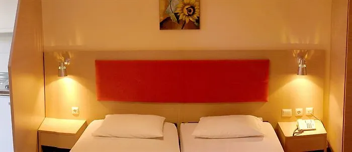 Philoxenia & Aparthotel 3*