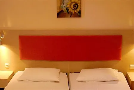 Philoxenia & Aparthotel 3*