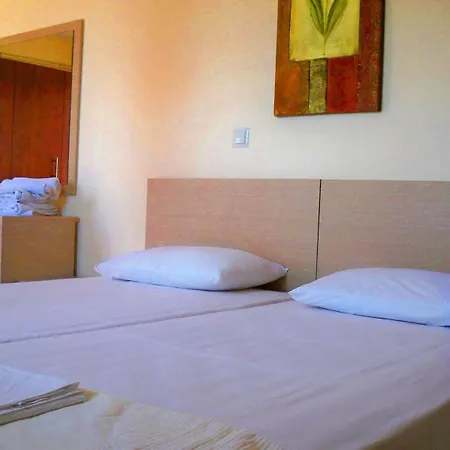 Aparthotel Philoxenia &